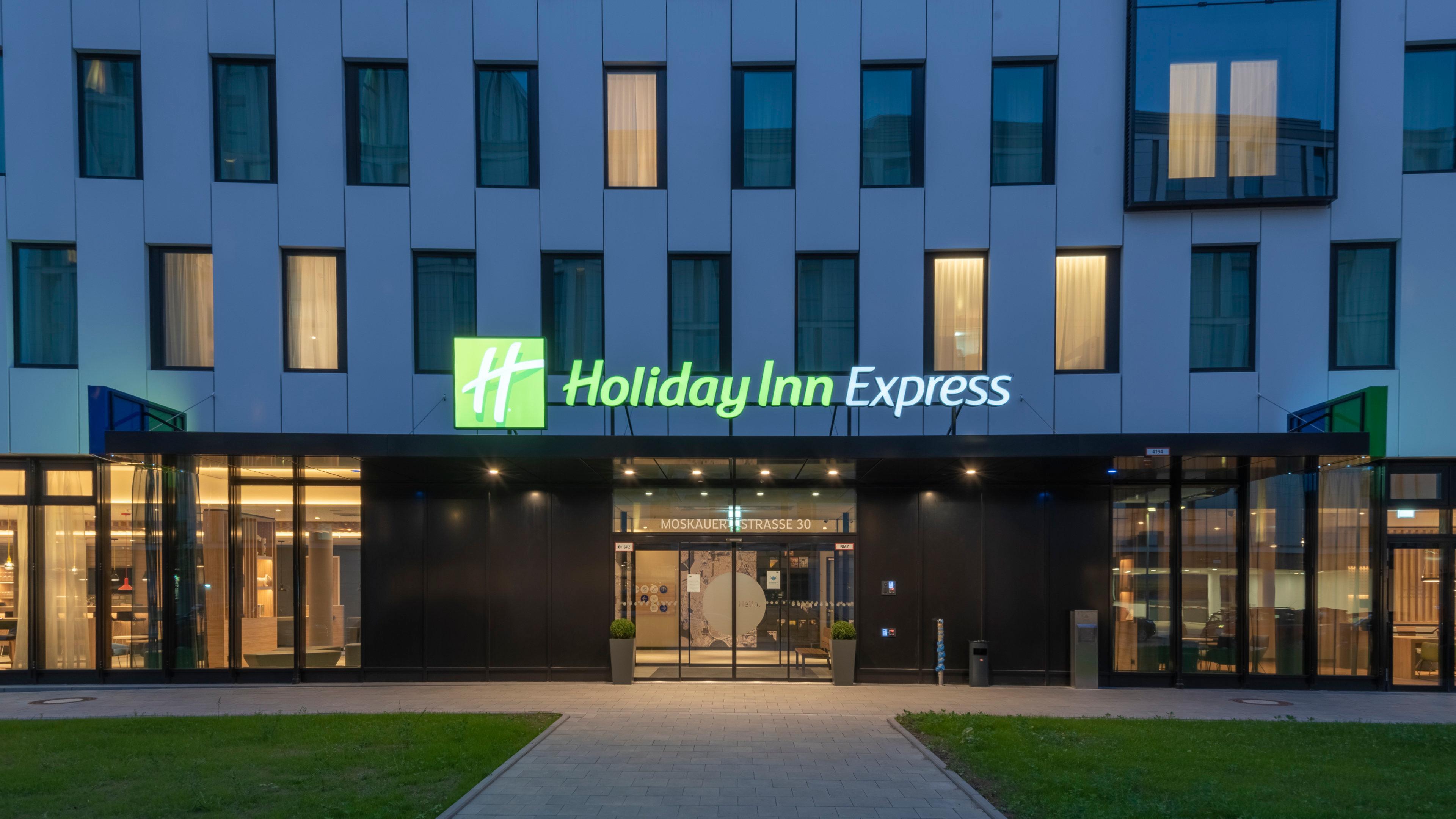 Holiday Inn Express Dusseldorf - Hauptbahnhof, An Ihg Hotel Екстериор снимка